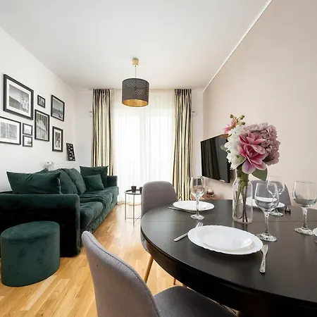 Appartamento Spacious In With A Desk For Remote Work And A Balcony By Renters *