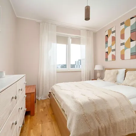 Spacious In With A Desk For Remote Work And A Balcony By Renters Appartamento *