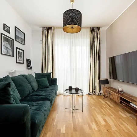 Appartamento Spacious In With A Desk For Remote Work And A Balcony By Renters *