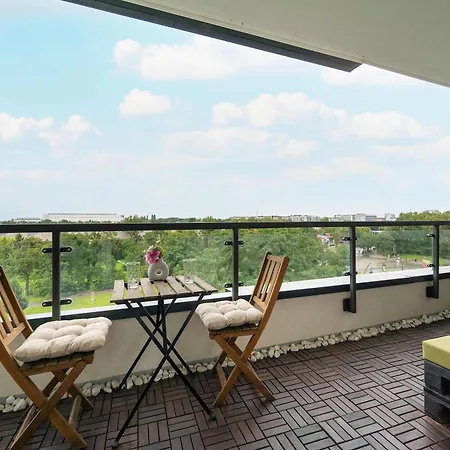 Appartamento Spacious In With A Desk For Remote Work And A Balcony By Renters *