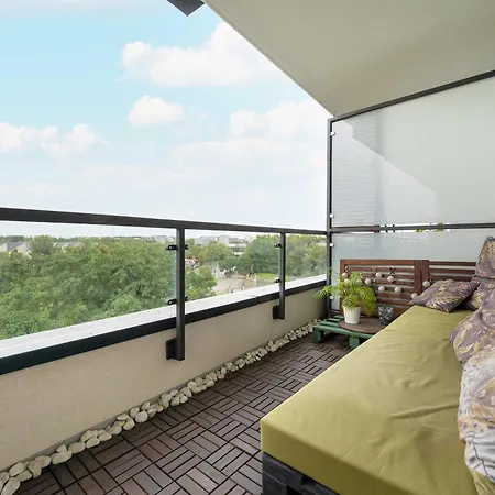 Spacious In With A Desk For Remote Work And A Balcony By Renters