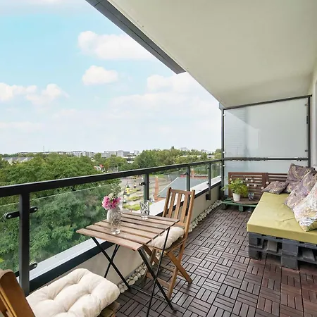 Spacious In With A Desk For Remote Work And A Balcony By Renters Appartamento *