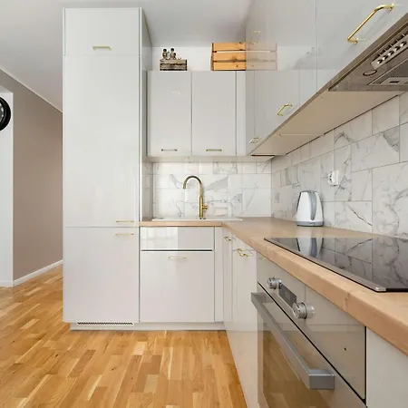 Spacious In With A Desk For Remote Work And A Balcony By Renters Appartamento *